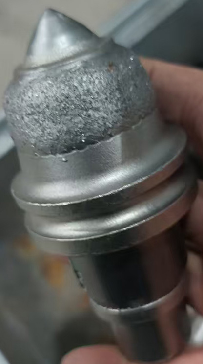 比亚特截齿耐磨堆焊46.jpg