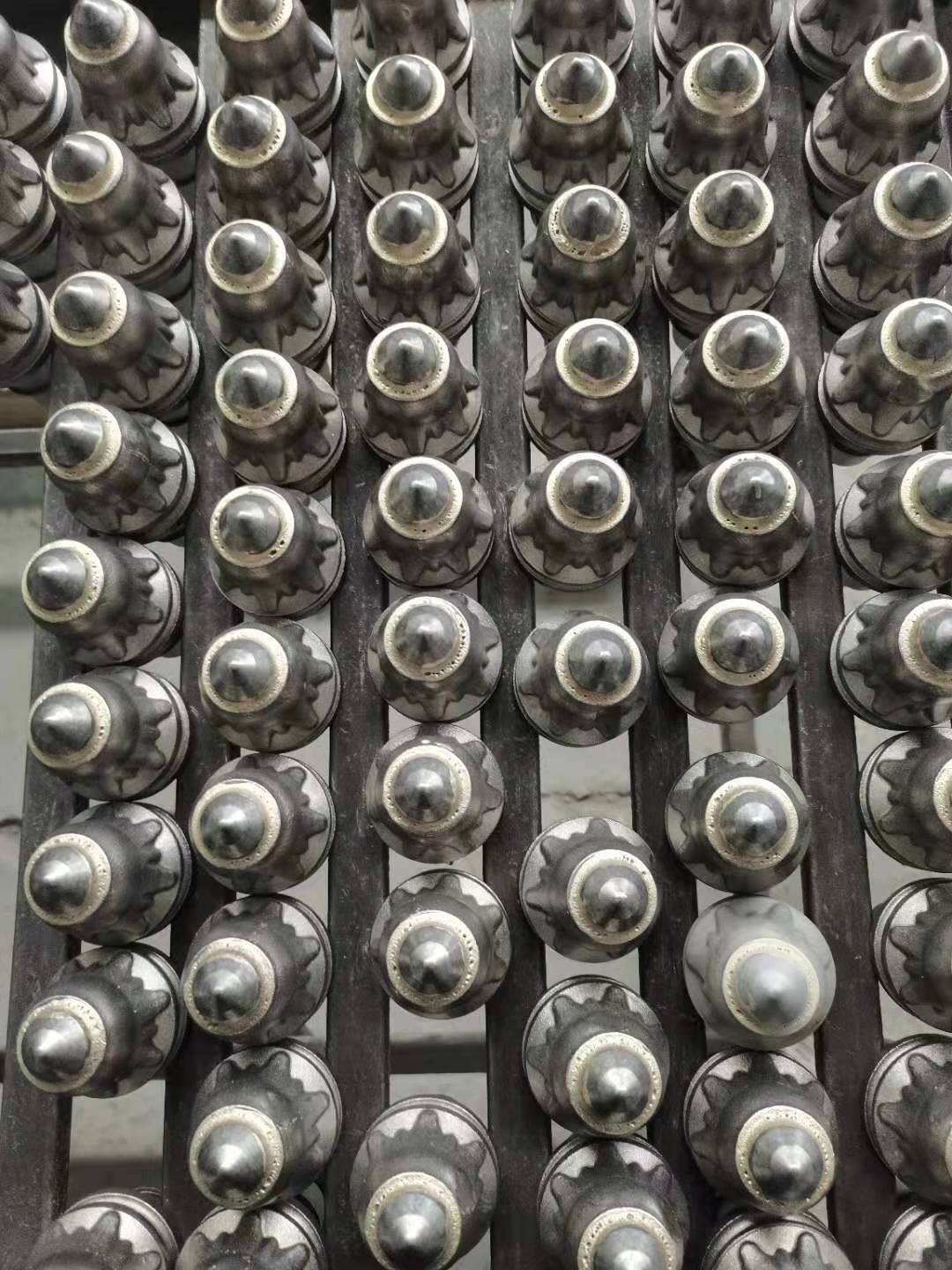 比亚特截齿加工设备加工的截齿.jpg
